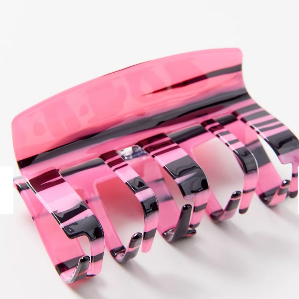 NWT Urban Outfitters Xena Rectangular Claw Clip